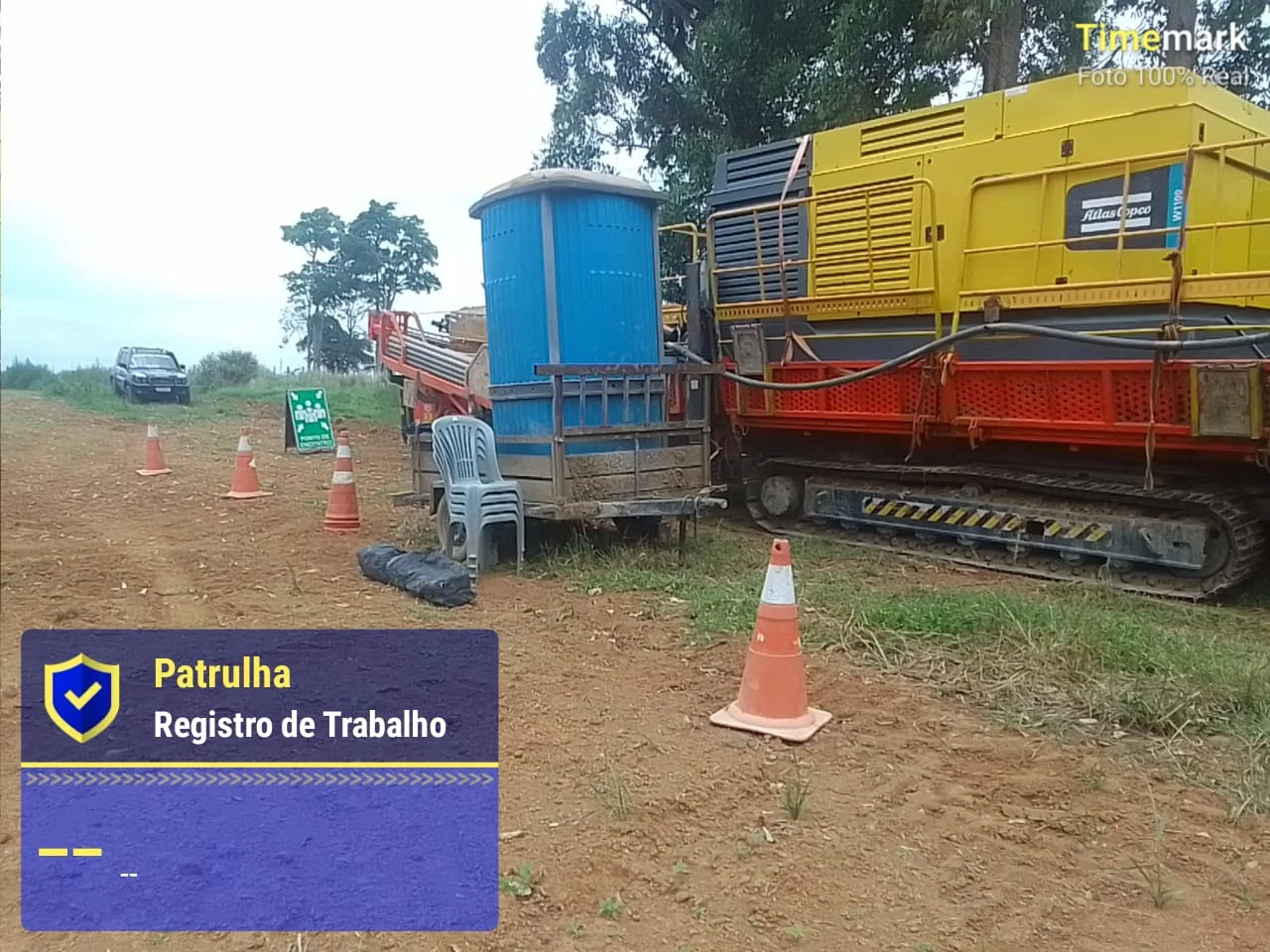 Registro de frente de trabalho com equipamento e veículos